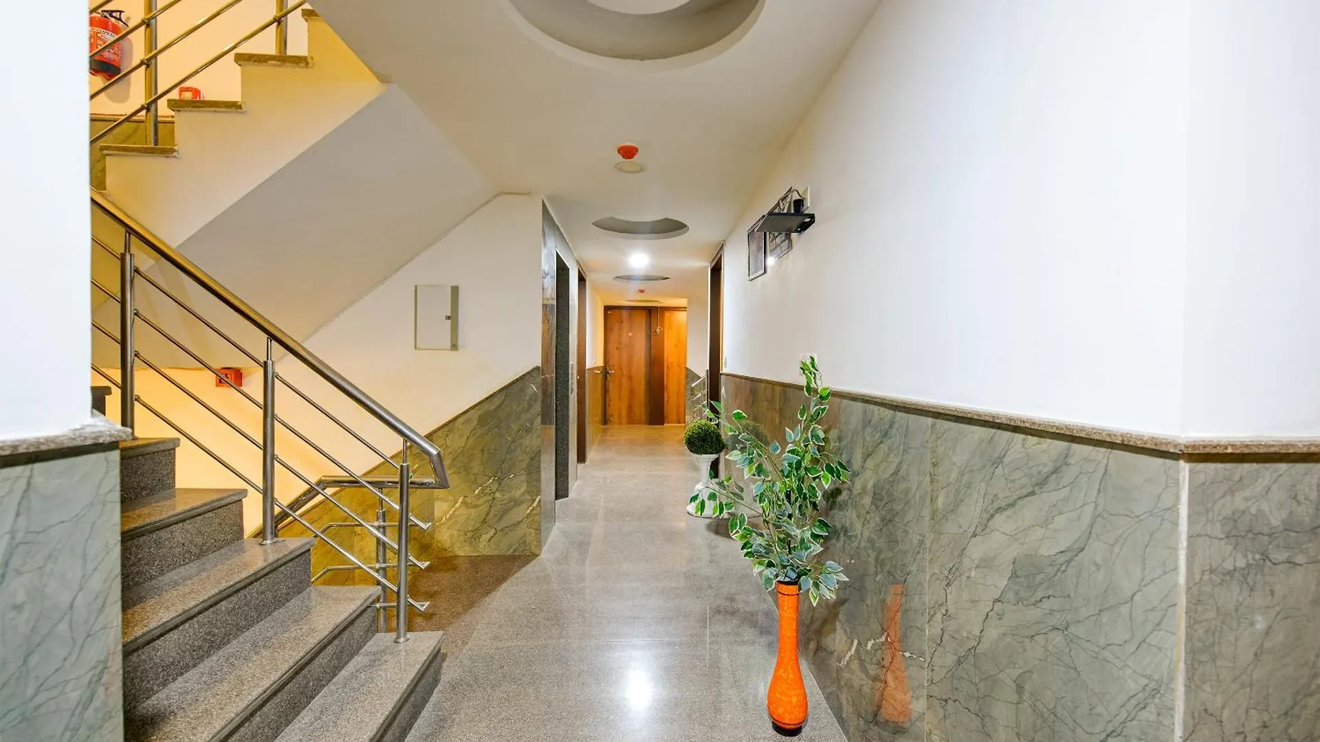 Hotel Glory Inn Near Delhi International Airport