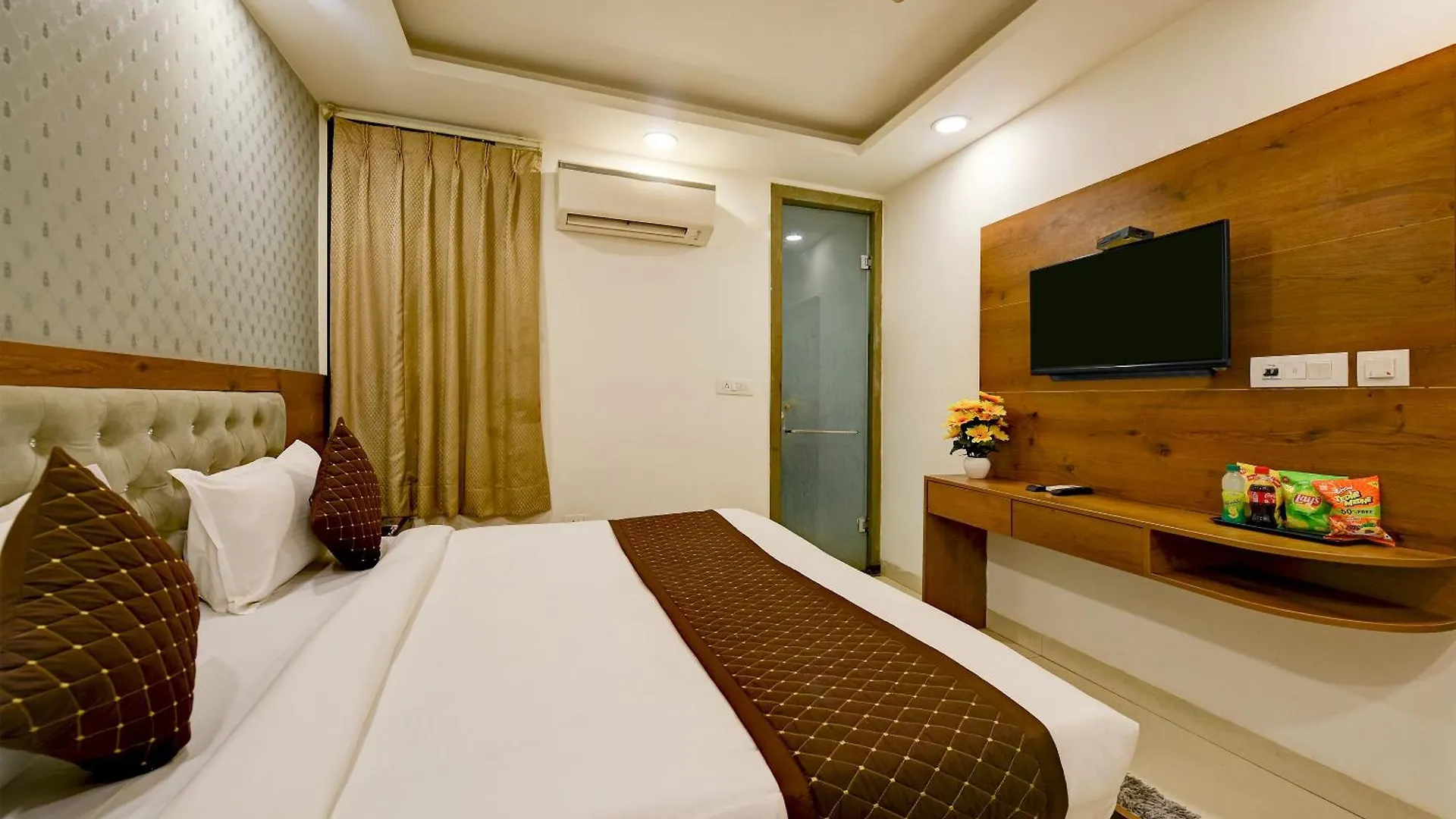 Glory Inn Near Delhi International Airport