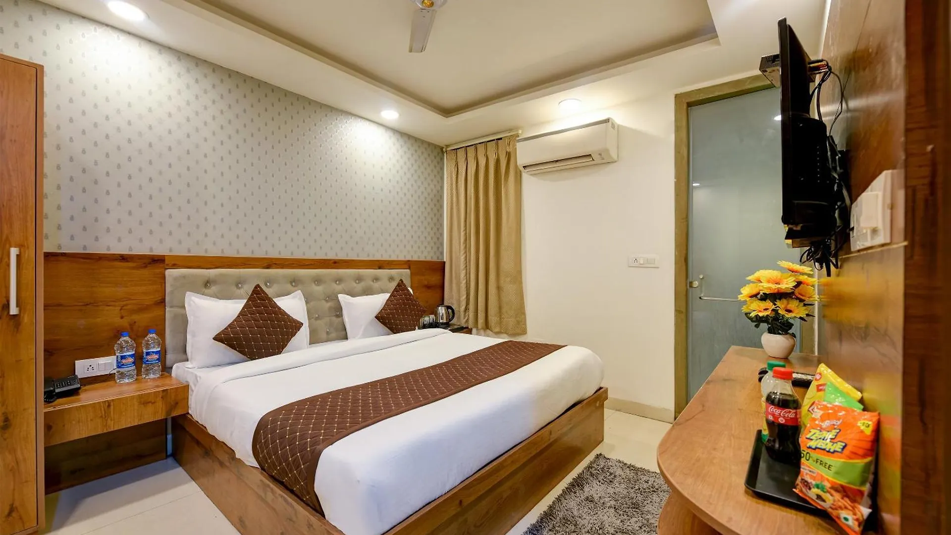 Hotel Glory Inn Near Delhi International Airport